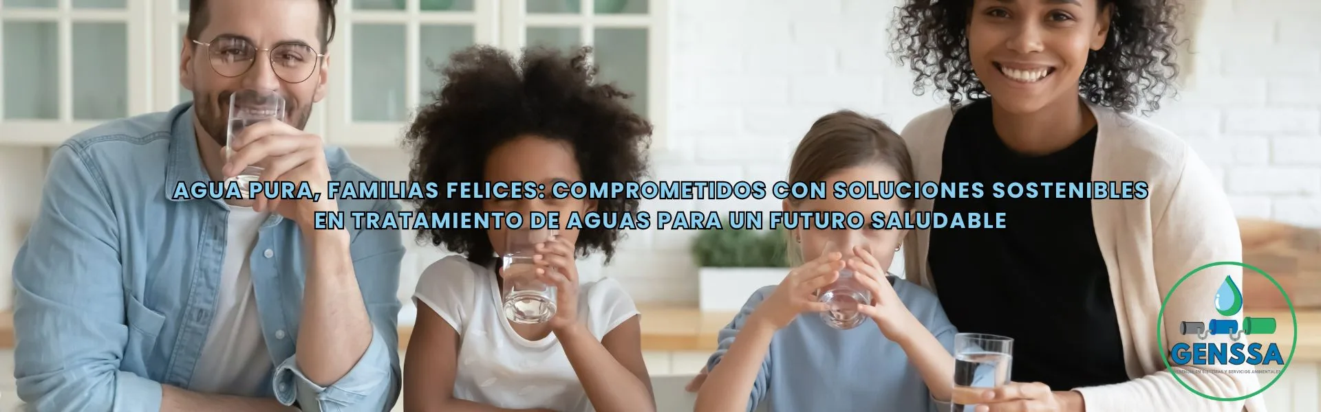 Aguas para un futuro saludable Familia disfrutando agua pura gracias al tratamiento de aguas en Colombia con GENSSA.